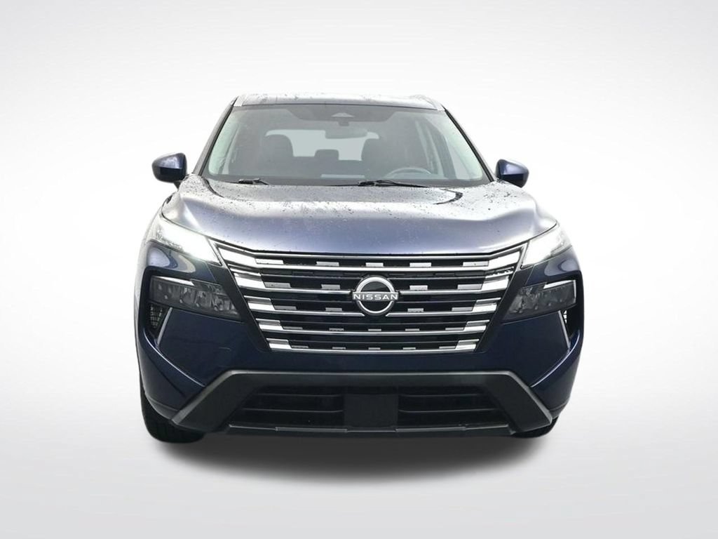 Used 2025 Nissan Rogue SV w/ SV Premium Package AWD/4WD image 2