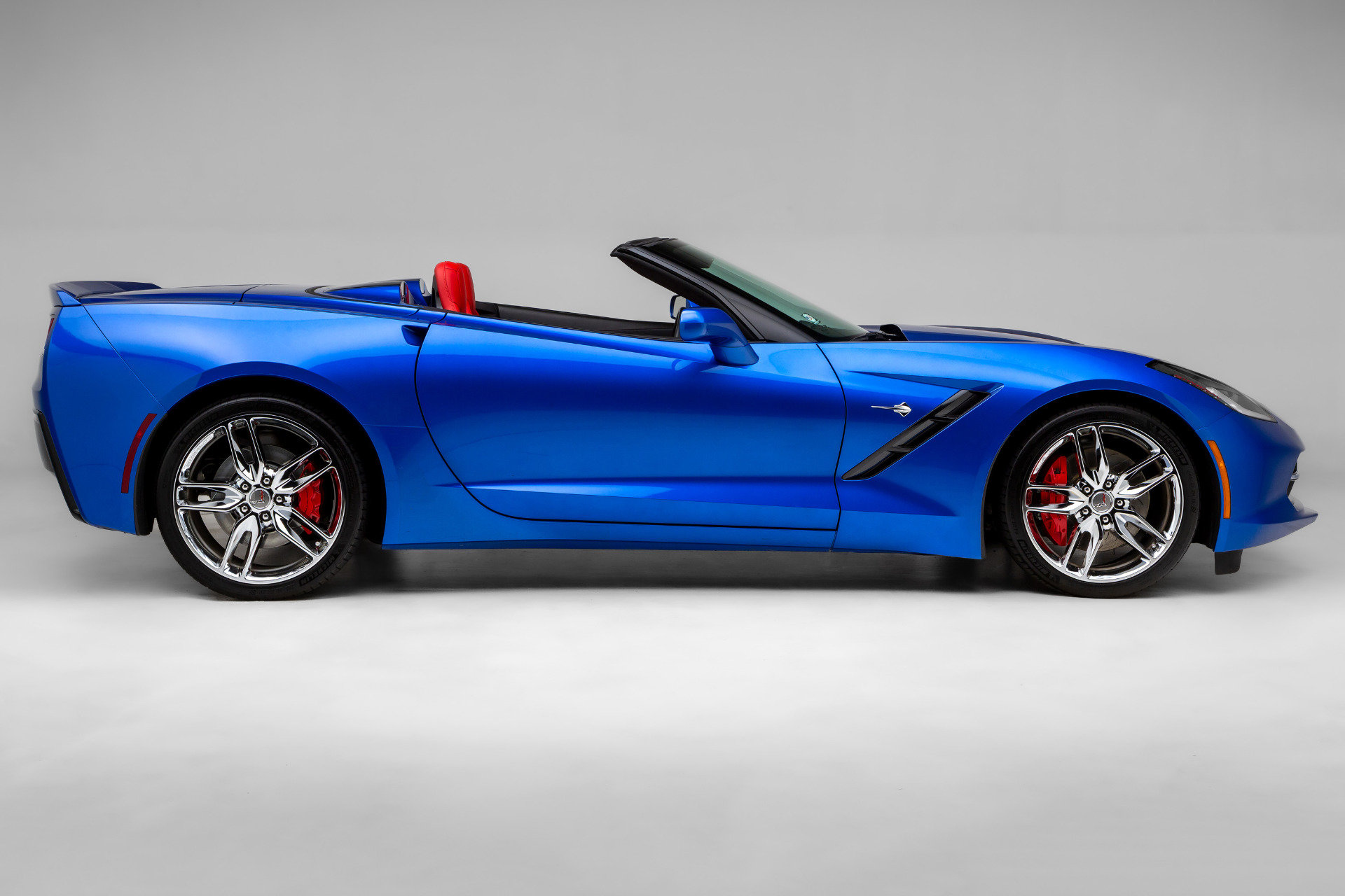 Used 2014 Chevrolet Corvette Stingray Convertible w/ 3LT Preferred Equipment Group image 2