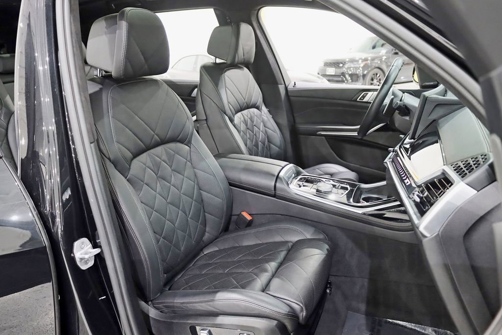 Used 2023 BMW X7 xDrive40i w/ Executive Package image 28