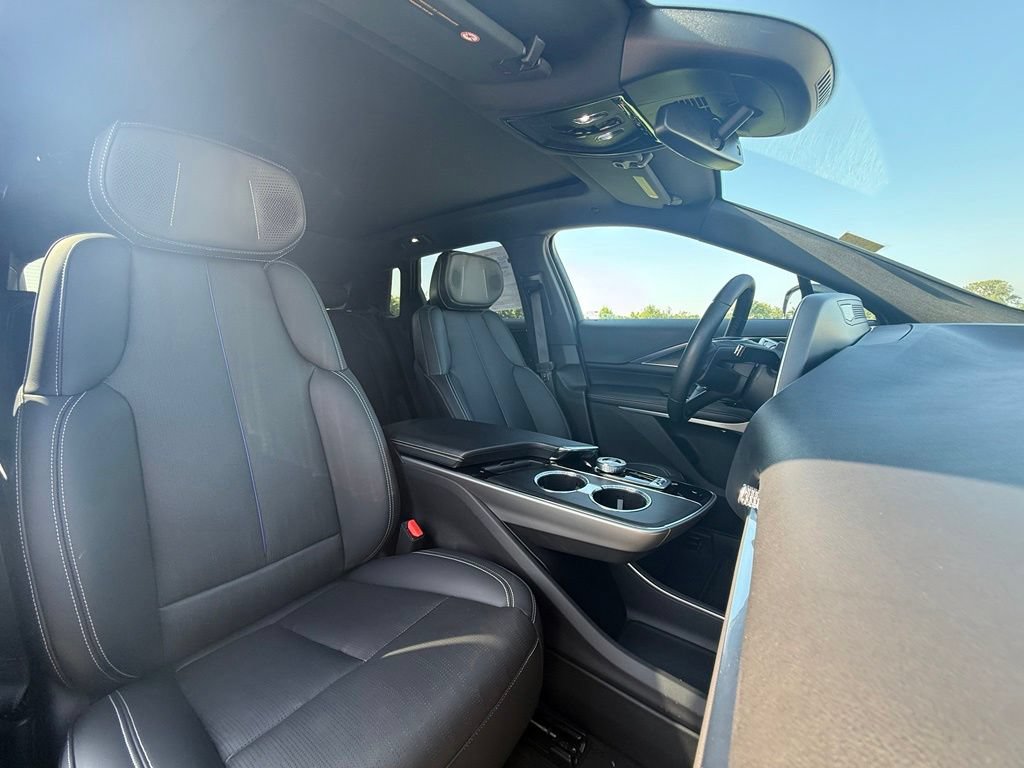Certified 2024 Cadillac Lyriq Sport AWD/4WD image 32