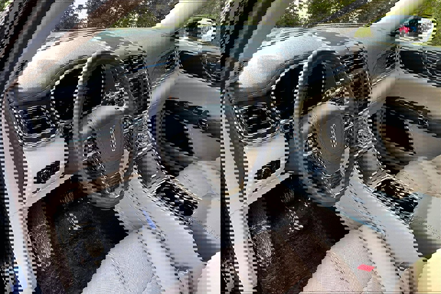 Used 2019 Lincoln Continental Select image 17