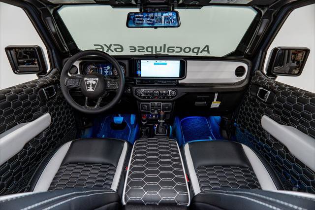 Used 2025 Jeep Gladiator Sport AWD/4WD image 2