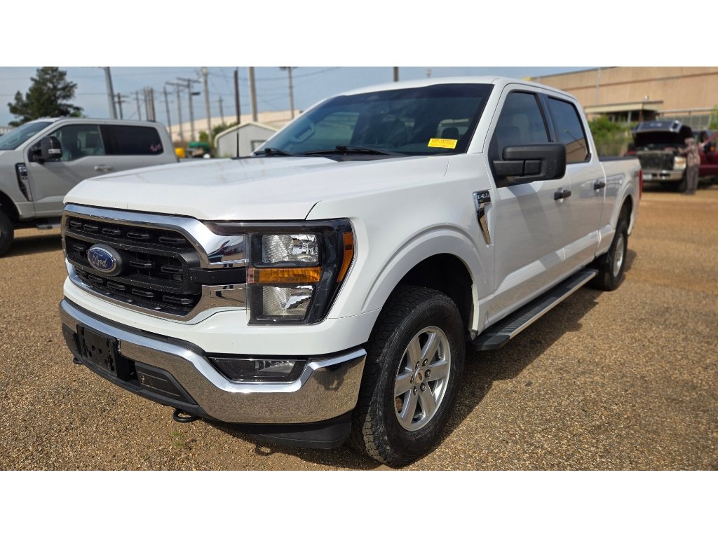 Used 2025 Chevrolet Silverado 2500 LT w/ Convenience Package AWD/4WD image 5