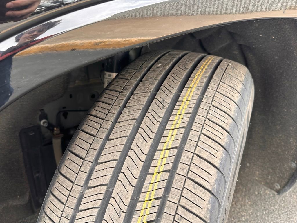 Used 2022 Chevrolet Traverse Premier w/ LPO, Floor Liner Package image 9