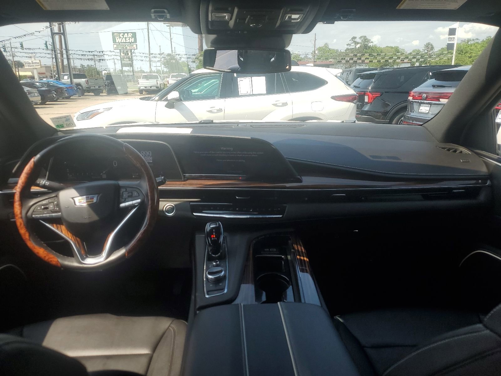 Used 2024 Cadillac Escalade Luxury RWD image 10