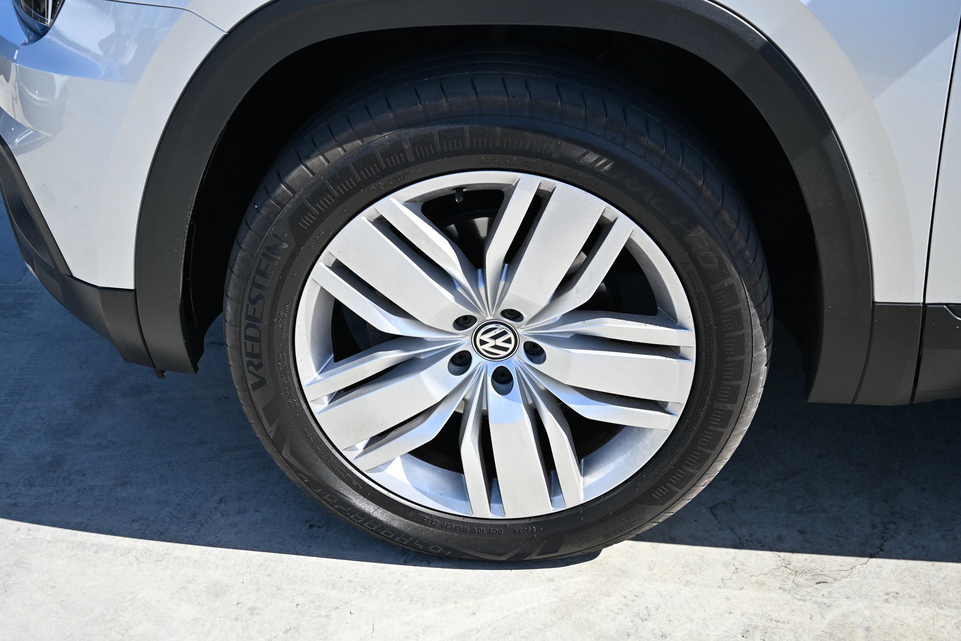 Used 2019 Volkswagen Atlas SE FWD image 33
