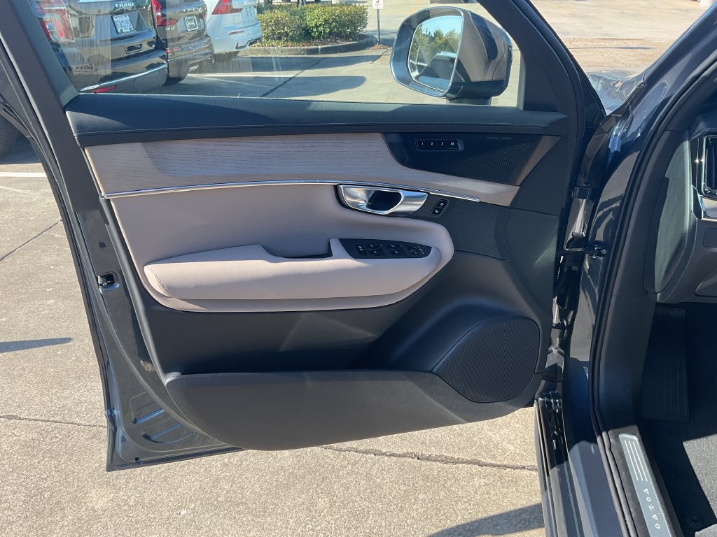 New 2027 Volvo XC90 B6 Plus AWD/4WD image 11
