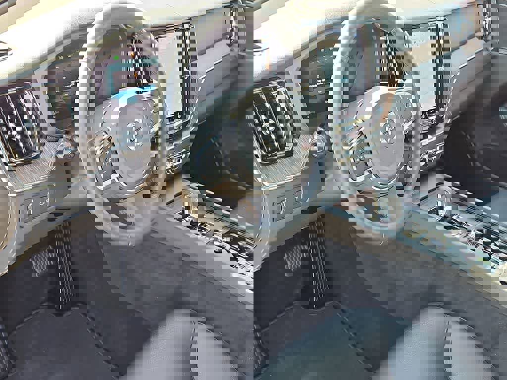 Used 2022 Volvo XC60 B5 Momentum AWD/4WD image 10