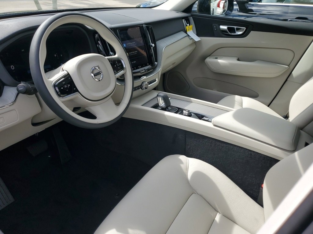 New 2025 Volvo XC60 B5 Plus w/ Protection Package Premier image 7