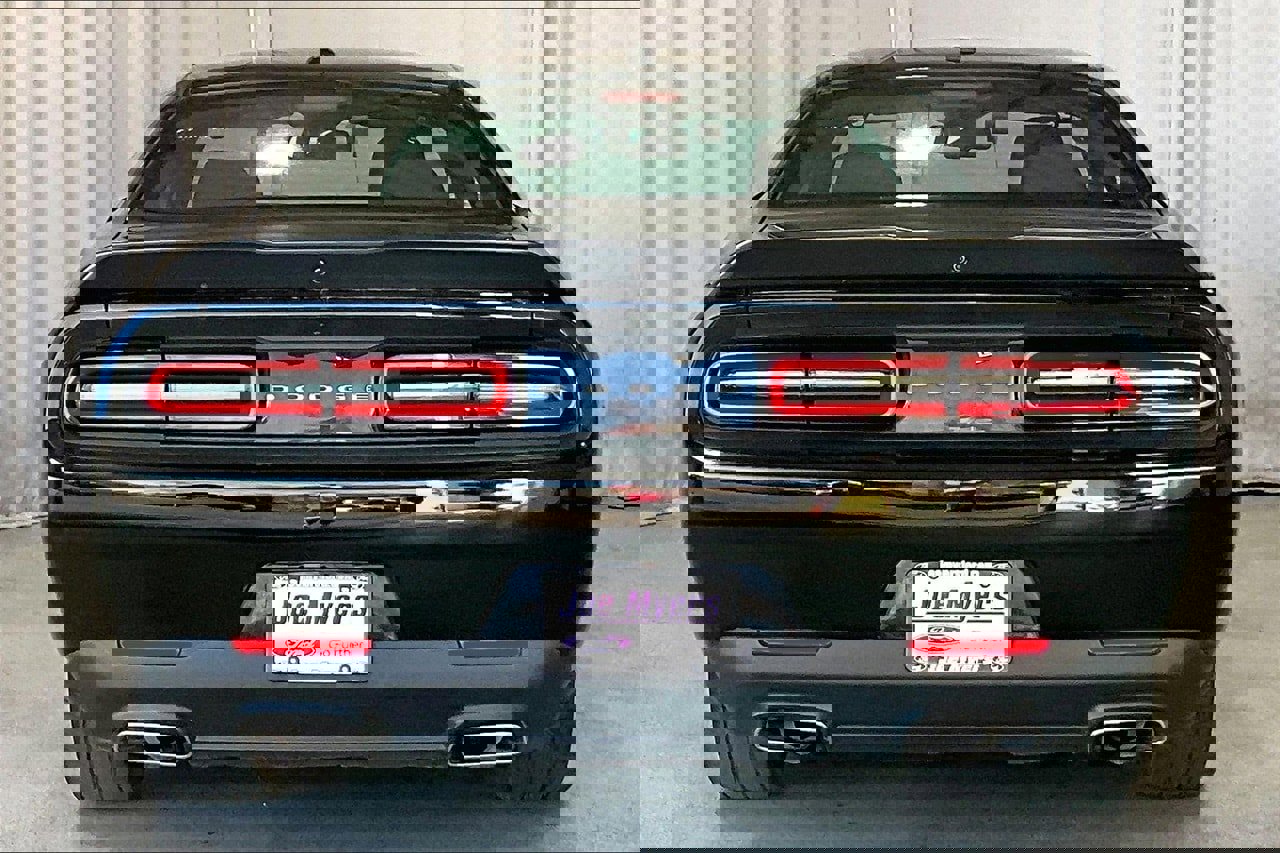 Used 2023 Dodge Challenger SXT image 4