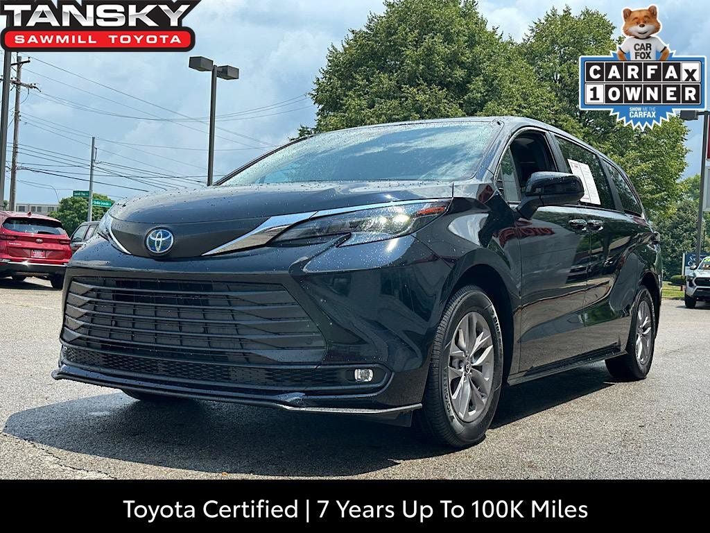 Certified 2025 Toyota Sienna XLE FWD video 1