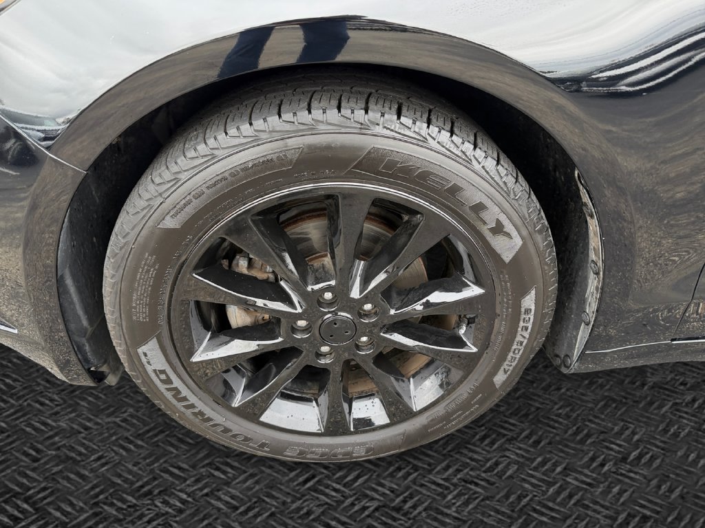 Used 2017 Ford Fusion SE w/ Fusion SE Technology Package FWD image 11