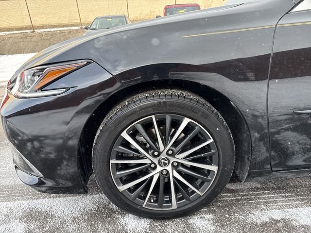Used 2024 Lexus ES 300h w/ Premium Package image 21