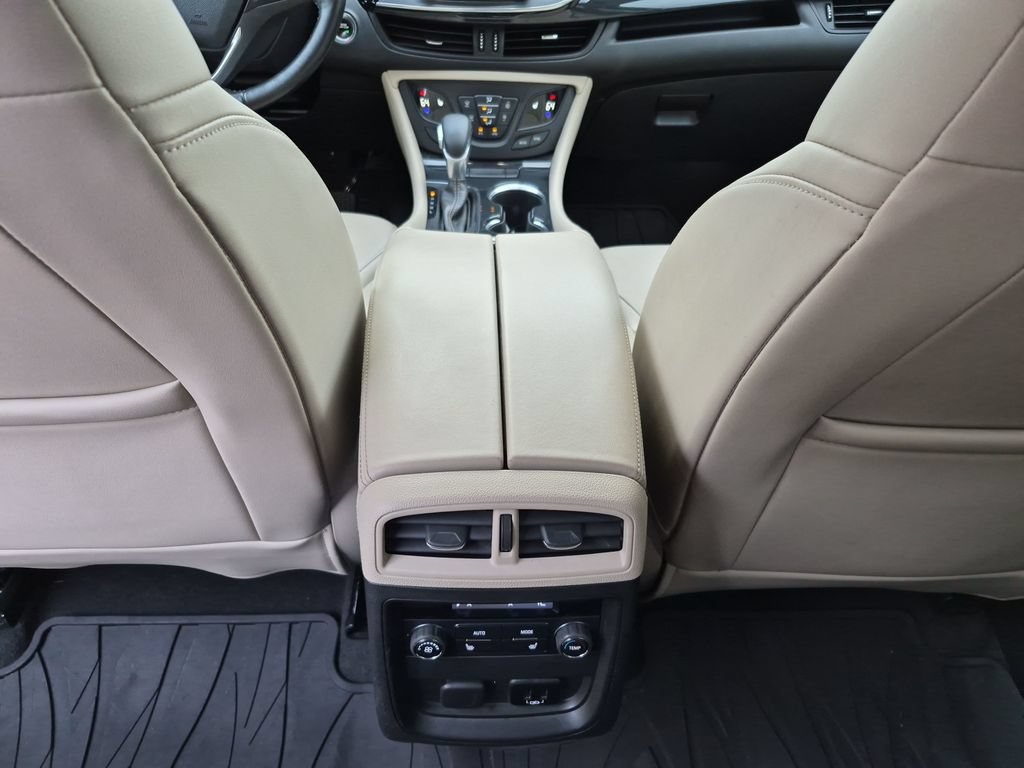 Used 2017 Buick Envision Essence FWD image 33