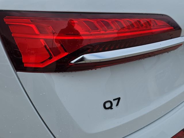Used 2025 Audi Q7 3.0T Premium w/ Convenience Package image 39