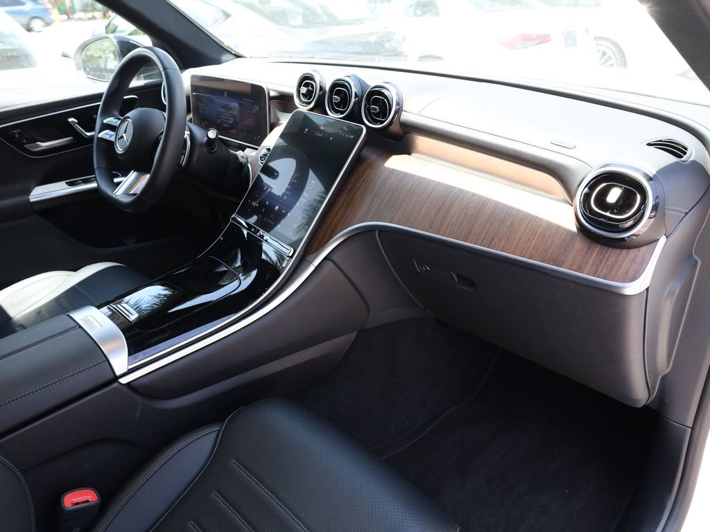 Used 2024 Mercedes-Benz GLC 300 image 21