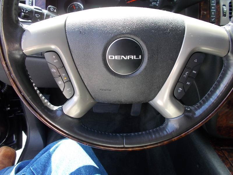 Used 2012 GMC Yukon XL Denali AWD/4WD image 31