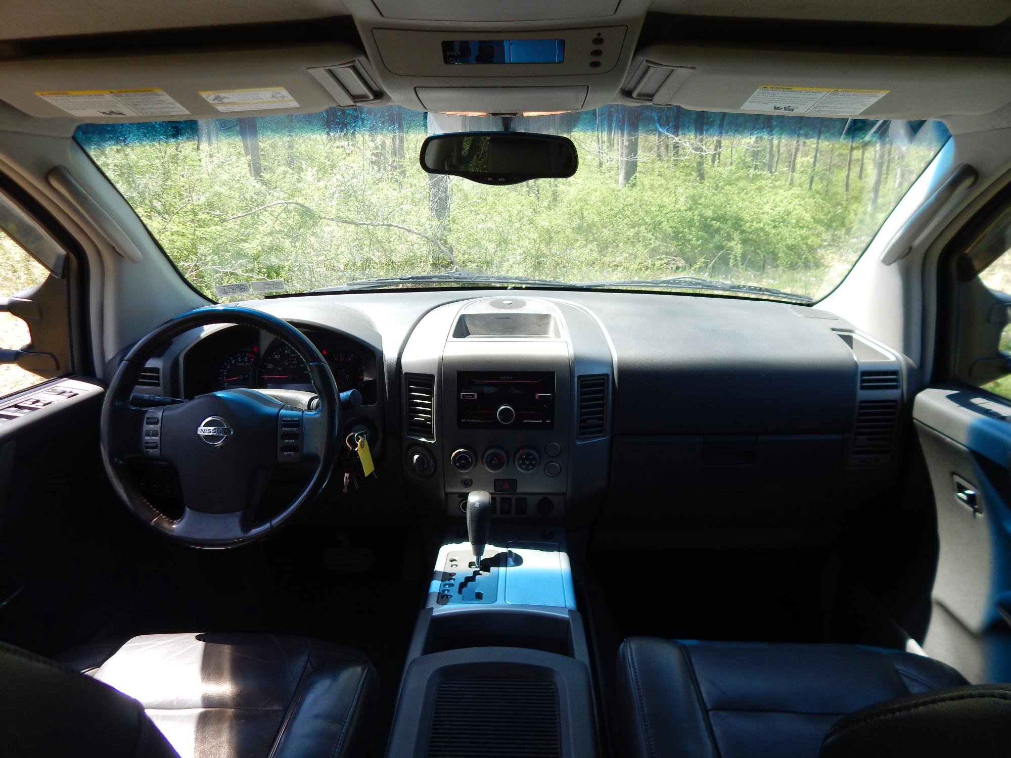 Used 2005 Nissan Titan LE w/ (T01) Tow Pkg AWD/4WD image 21