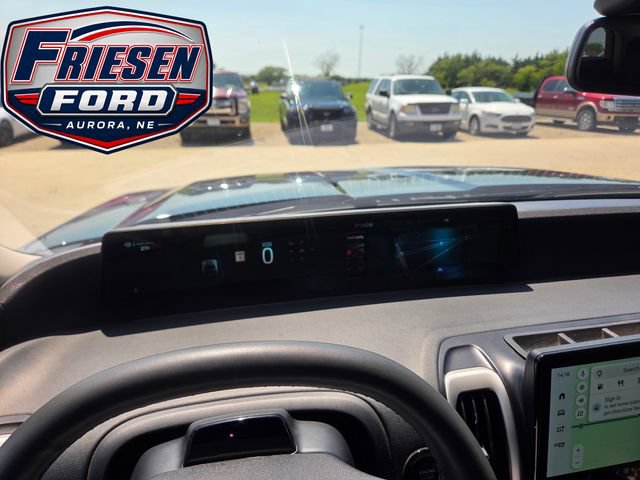 Used 2025 Ford Expedition Active AWD/4WD image 17