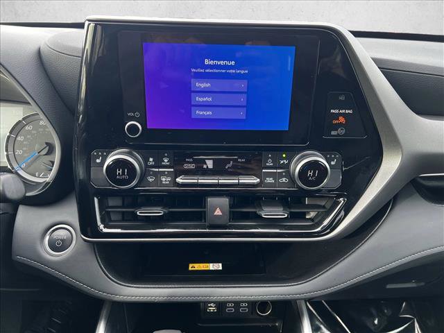 Certified 2025 Toyota Highlander XLE image 13