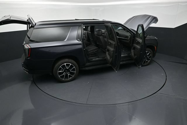 Used 2026 Chevrolet Suburban RST w/ Comfort Package AWD/4WD image 30