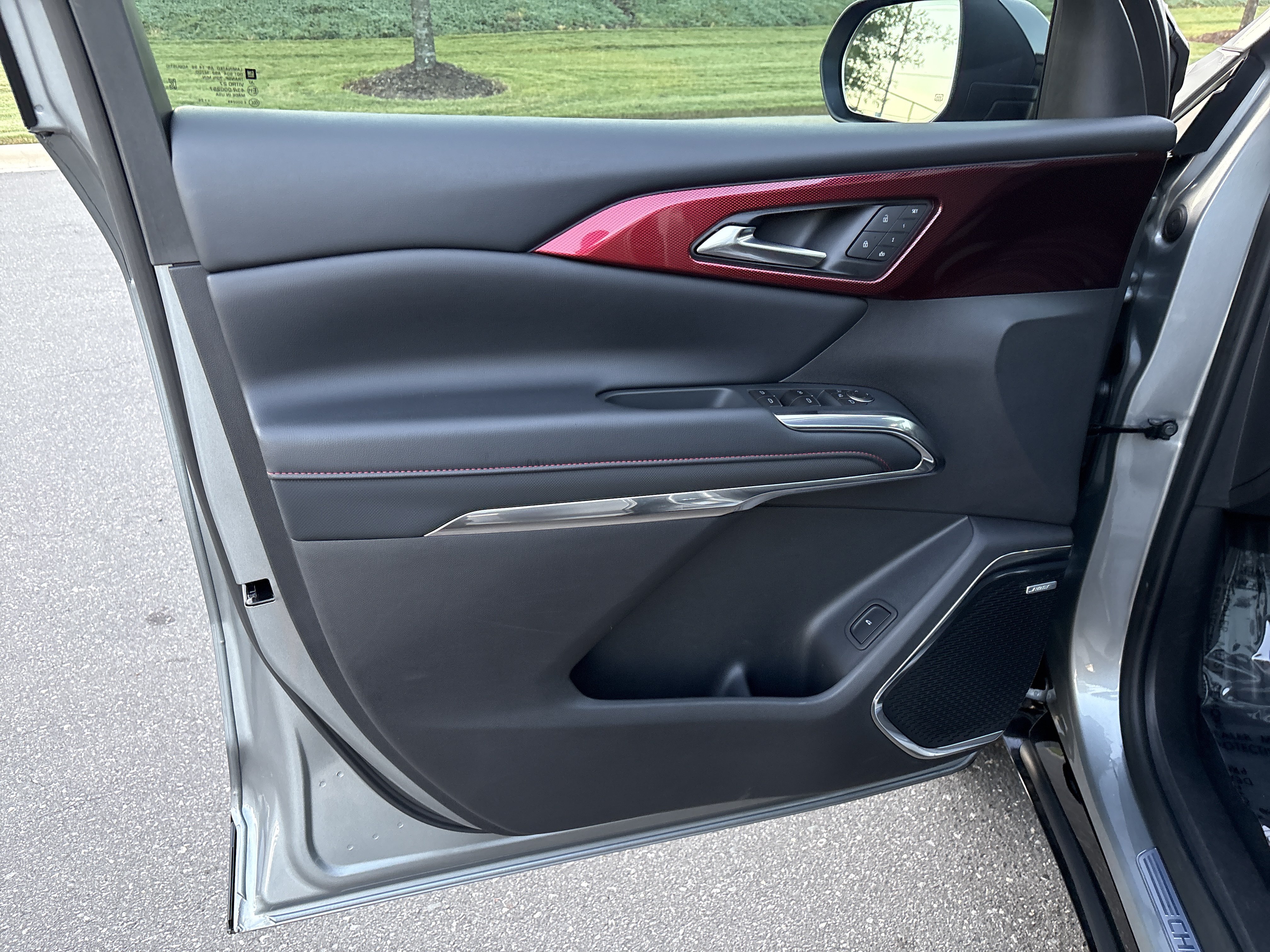 Used 2026 Chevrolet Traverse RS w/ LPO, Floor Liner Package FWD image 15