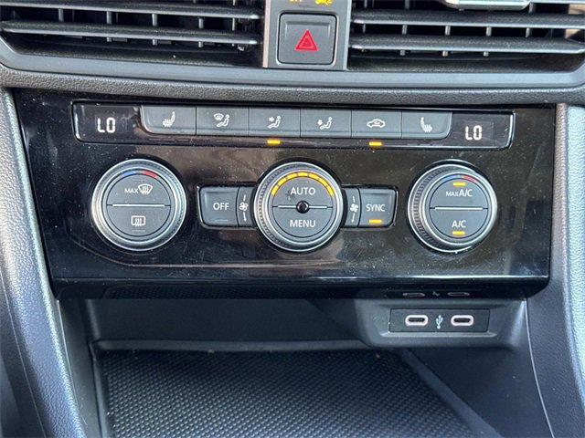 Used 2023 Volkswagen Jetta SE w/ Panoramic Sunroof Package image 16