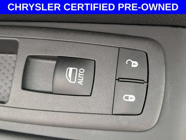 Certified 2026 Chrysler Pacifica Select FWD image 34