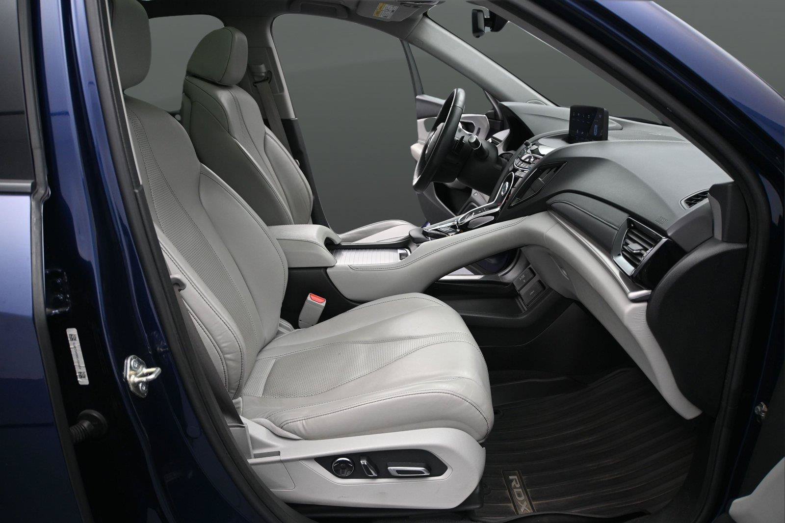 Used 2019 Acura RDX w/ Technology Package AWD/4WD image 16