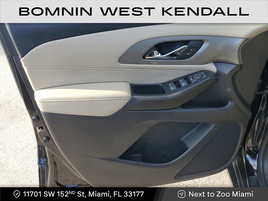 Used 2023 Chevrolet Traverse LS w/ Safety Package image 21