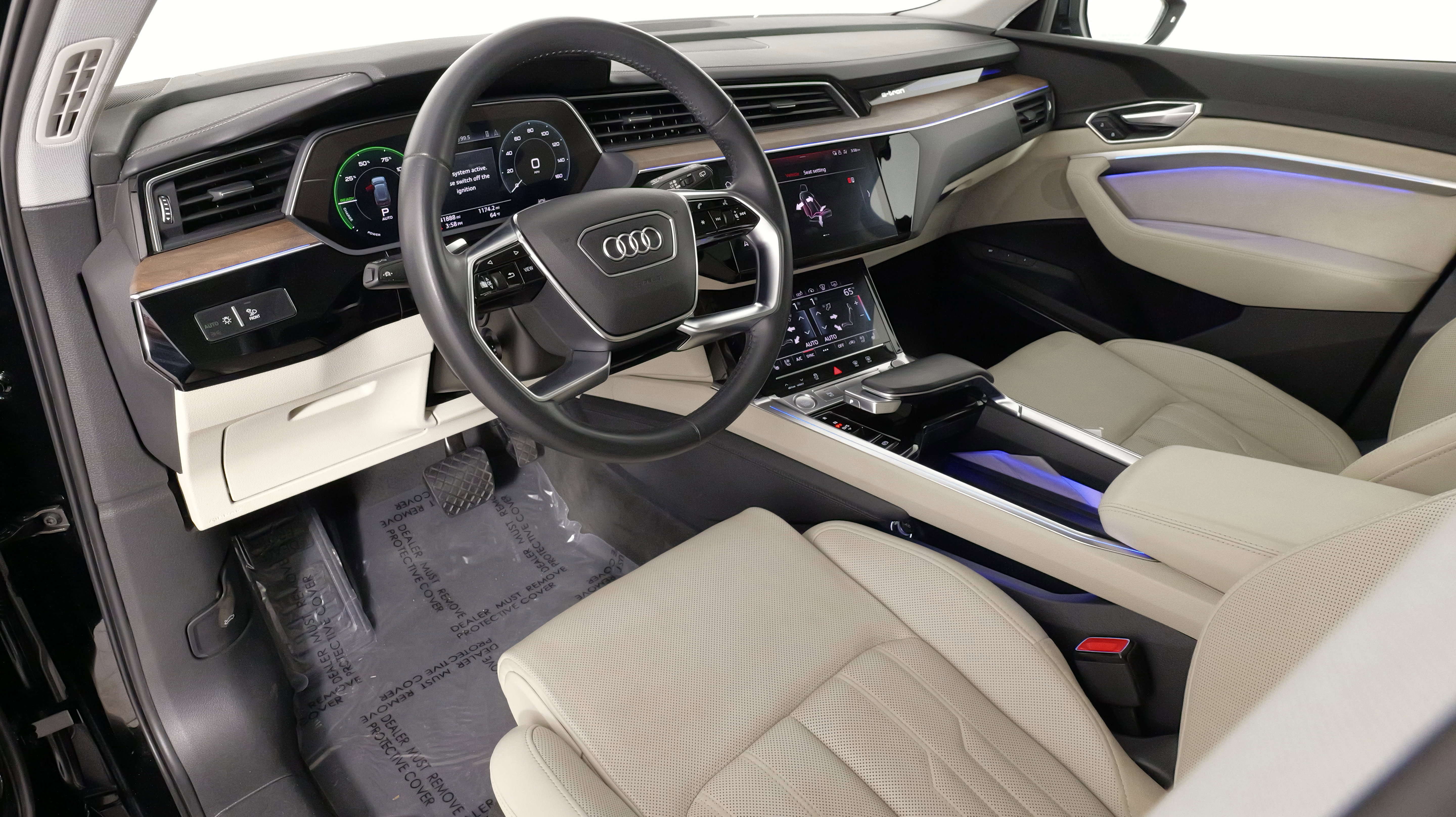 Used 2019 Audi e-tron Prestige w/ Prestige Package image 27