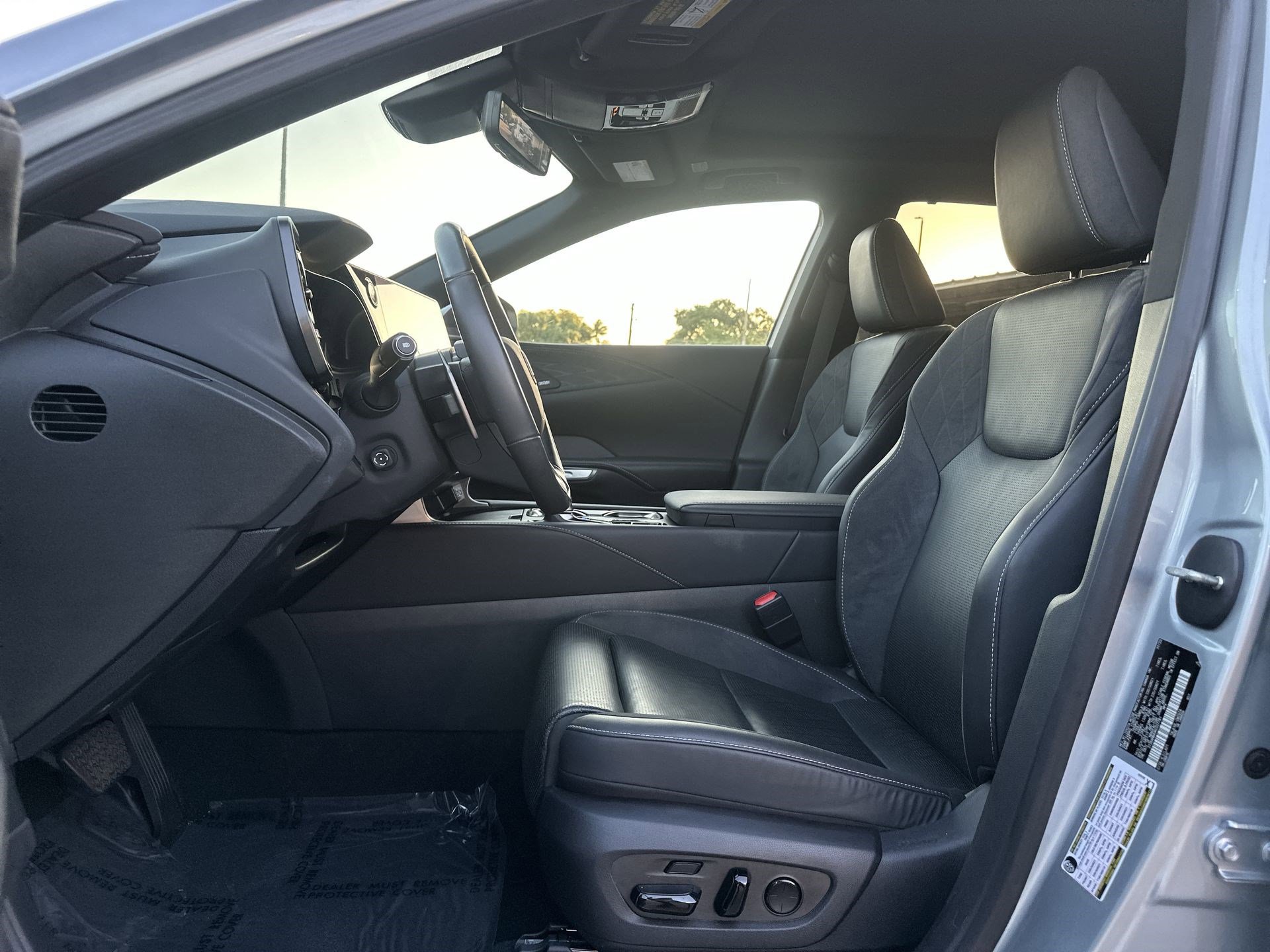 Used 2024 Lexus RX 350 w/ Convenience Package image 13