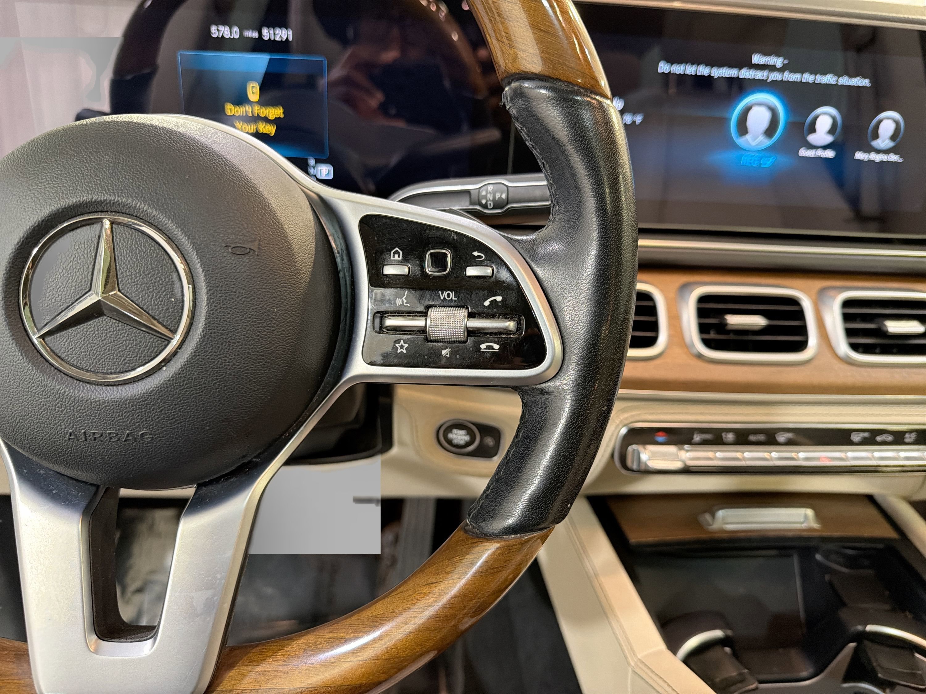 Used 2022 Mercedes-Benz GLS 450 4MATIC image 18