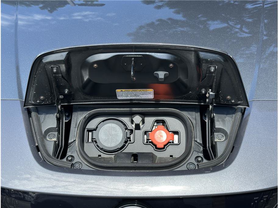 Used 2025 Nissan Leaf S FWD image 27