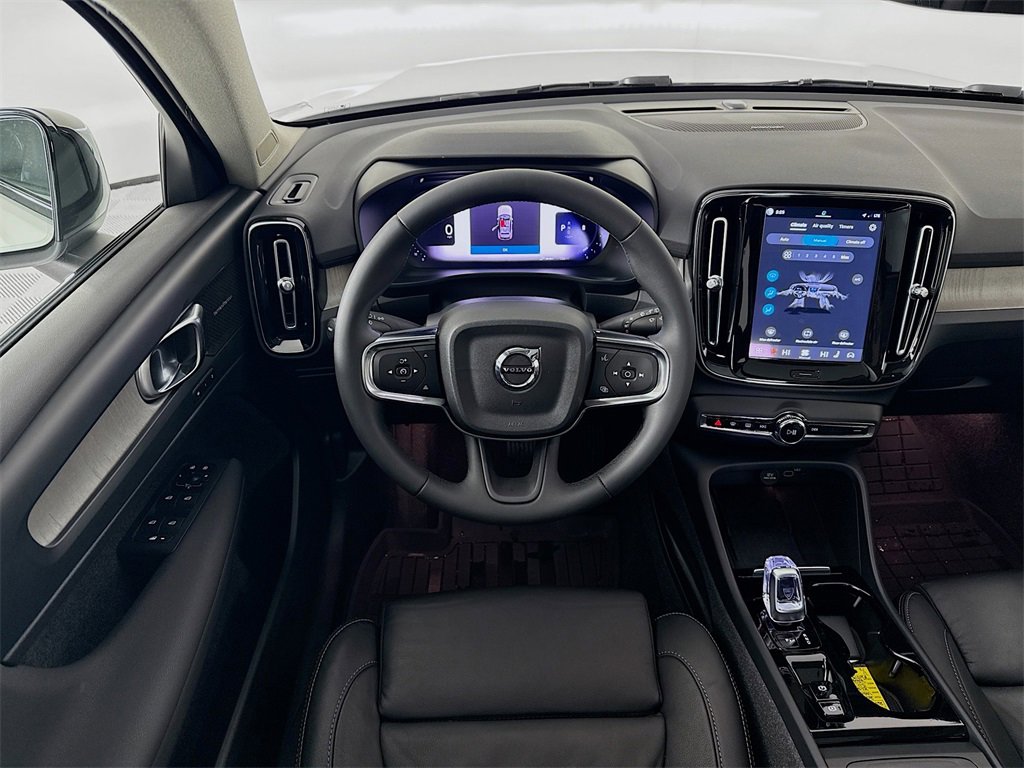 Used 2023 Volvo XC40 B5 Ultimate w/ Protection Package Premier image 24