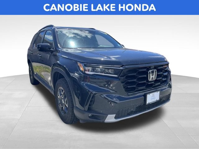 Certified 2025 Honda Pilot TrailSport image 1