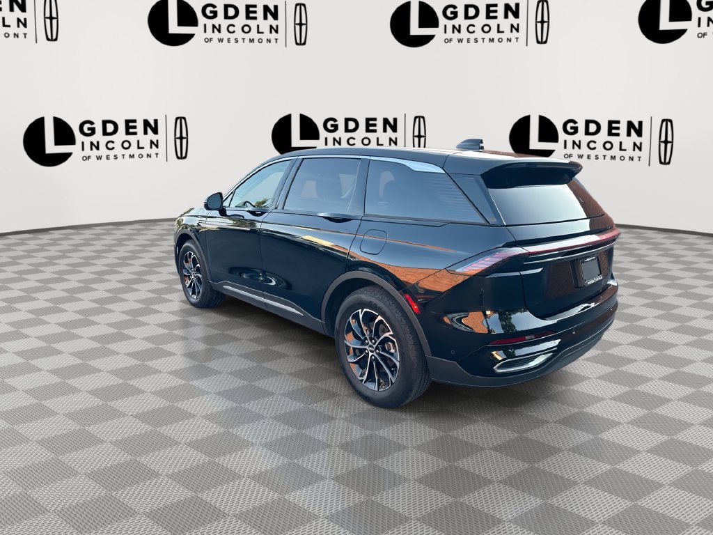 Certified 2024 Lincoln Nautilus Premier AWD/4WD image 6