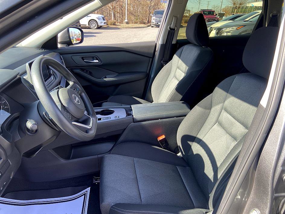 Certified 2024 Nissan Rogue SV image 11