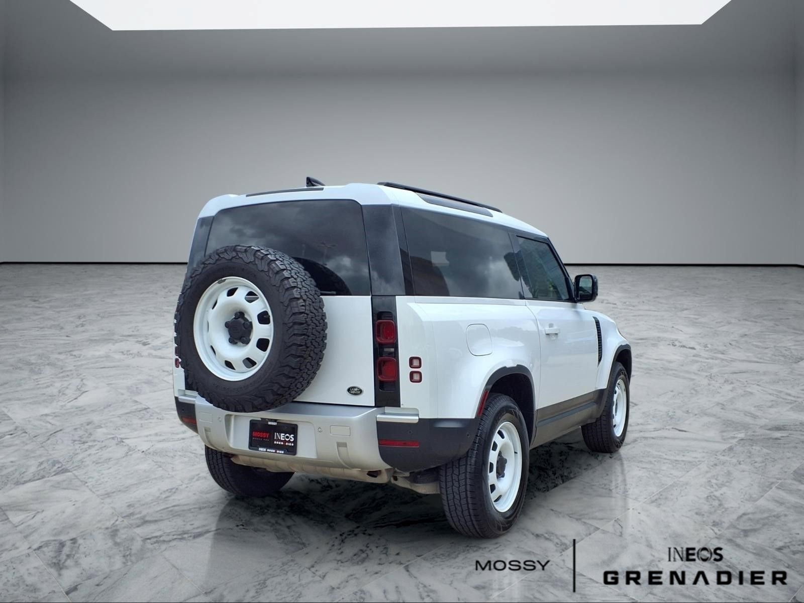 Used 2022 Land Rover Defender 90 image 7