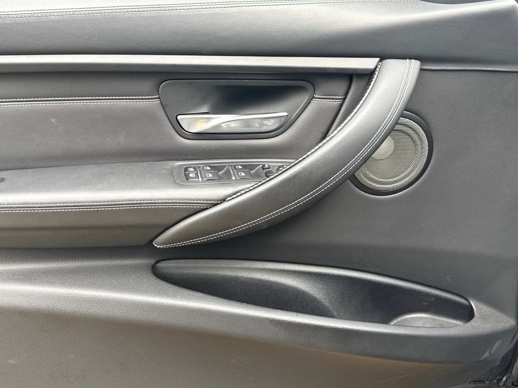 Used 2018 BMW M3 RWD image 21