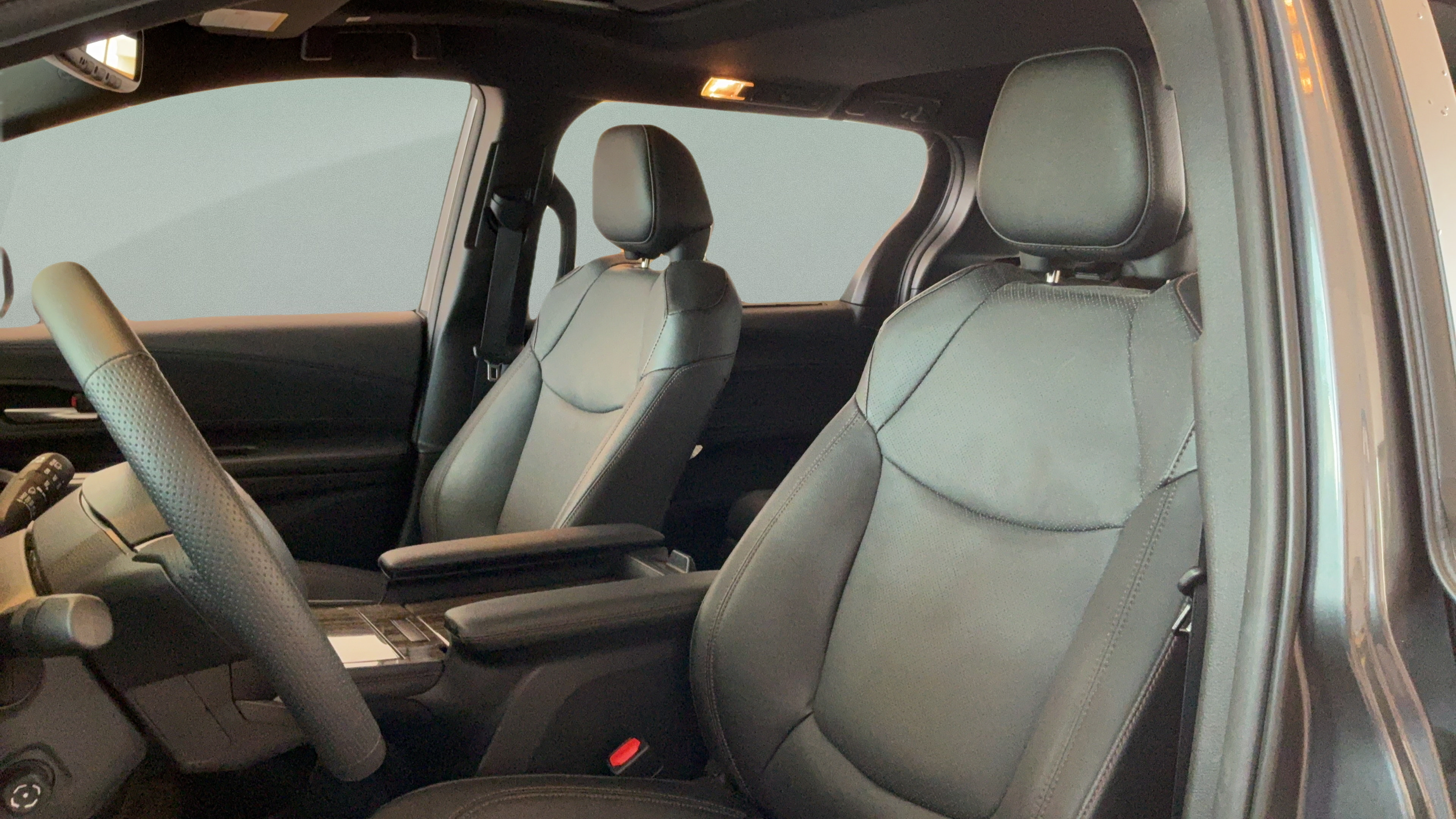 Certified 2025 Toyota Sienna Limited AWD/4WD image 25