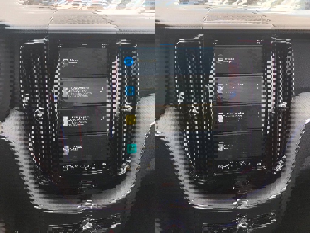 Used 2025 Volvo XC60 T8 Plus w/ Protection Package Premier image 23