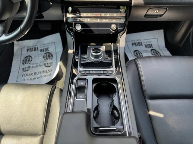 Used 2018 Jaguar XE Premium AWD/4WD image 27
