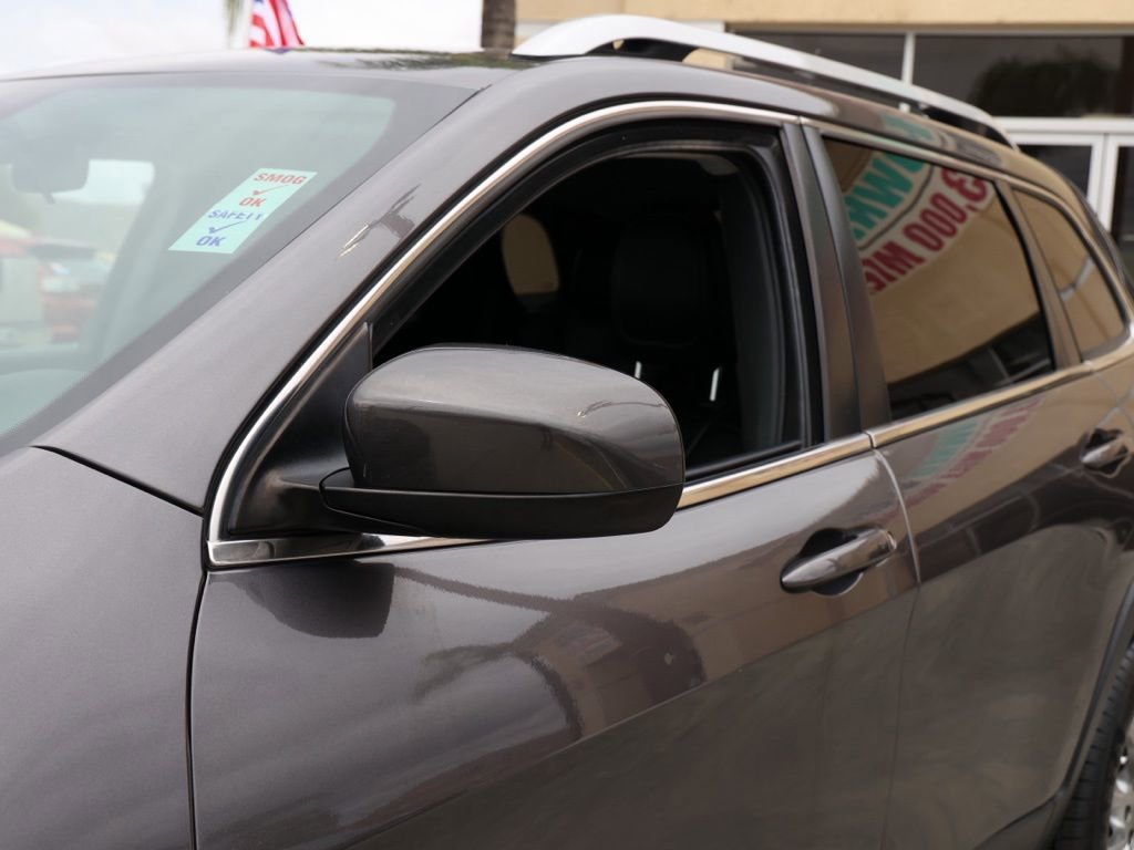 Used 2019 Jeep Cherokee Latitude Plus image 12