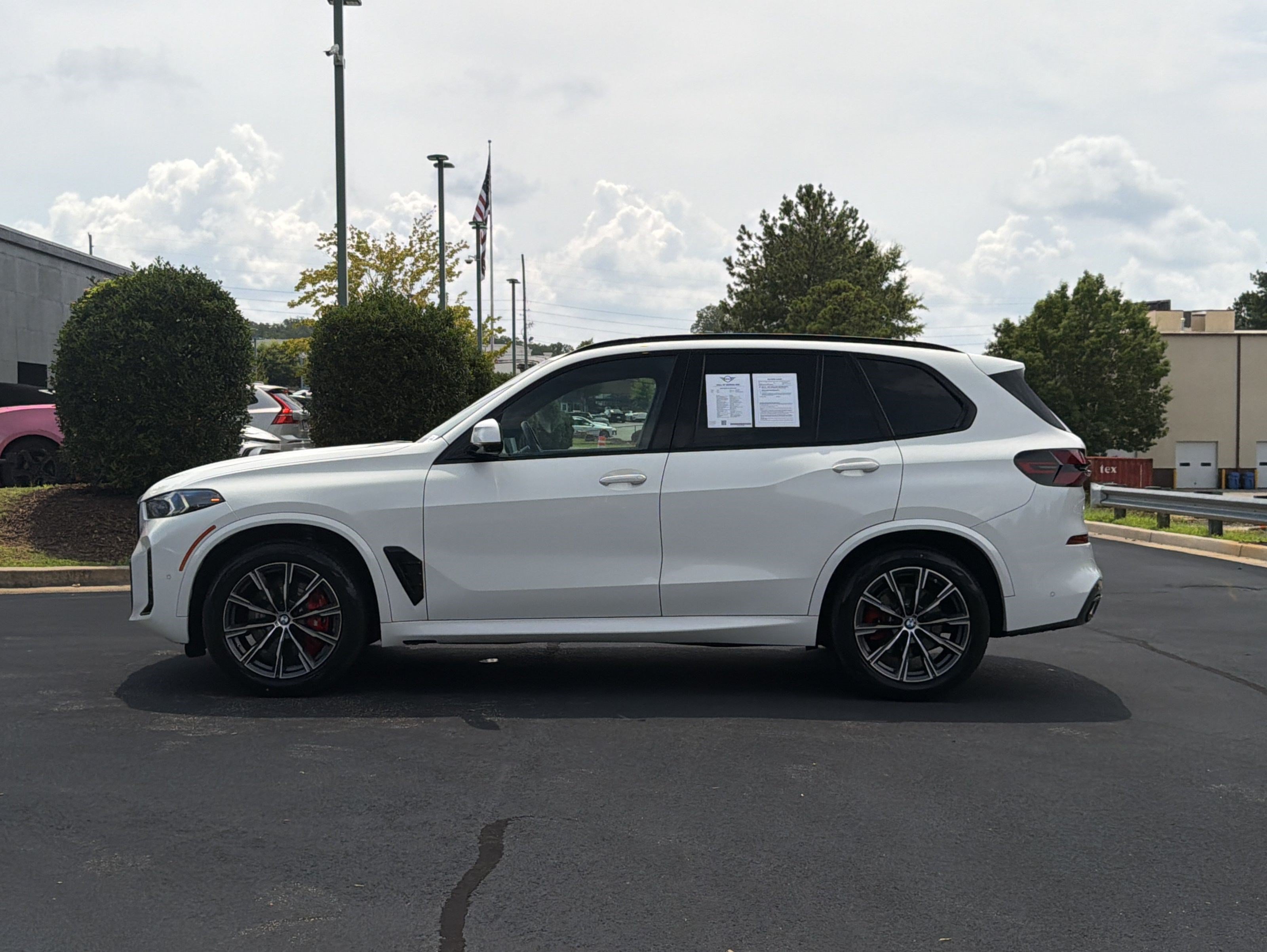 Used 2024 BMW X5 xDrive40i w/ M Sport Package AWD/4WD image 14