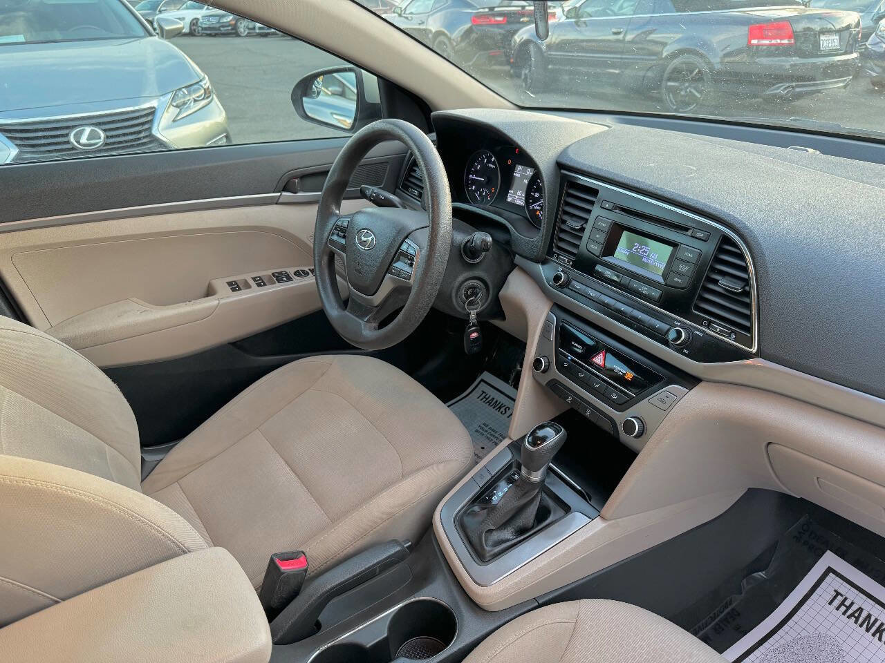 Used 2017 Hyundai Elantra SE image 14