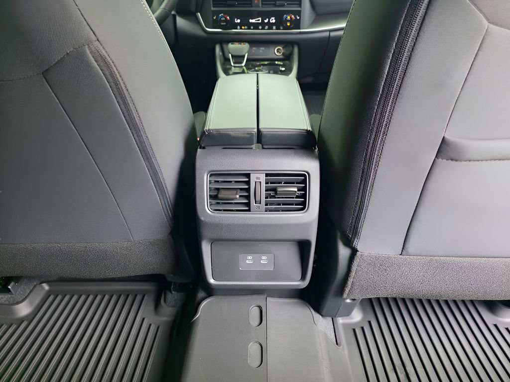 New 2026 Nissan Rogue SV AWD/4WD image 9