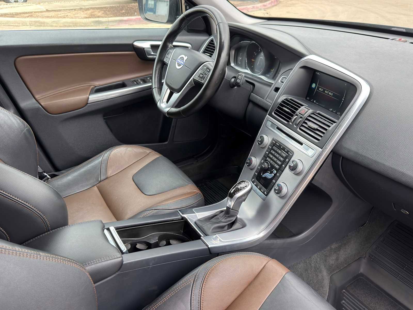Used 2017 Volvo XC60 T5 Dynamic w/ Preferred Option Package AWD/4WD image 27