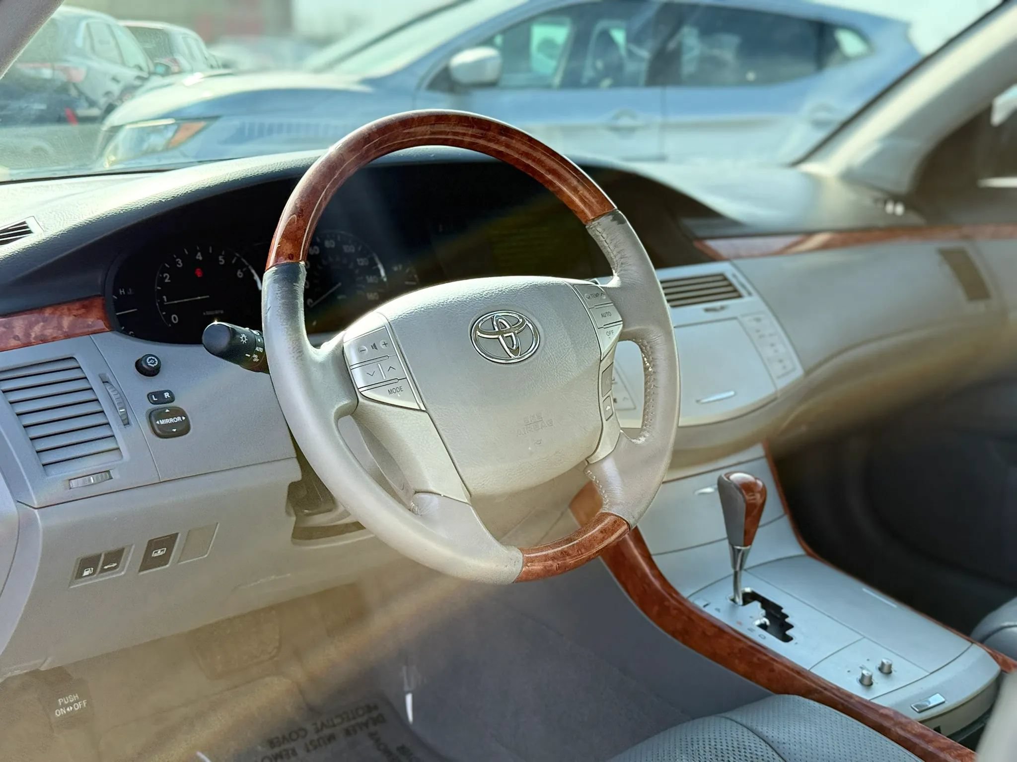 Used 2005 Toyota Avalon Limited FWD image 15