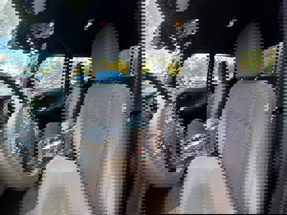 Used 2019 Toyota Tacoma TRD Off-Road AWD/4WD image 17